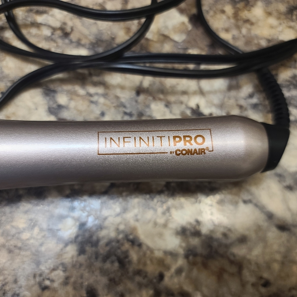 Infiniti Pro Conair Curling Iron - Picture 2 of 4